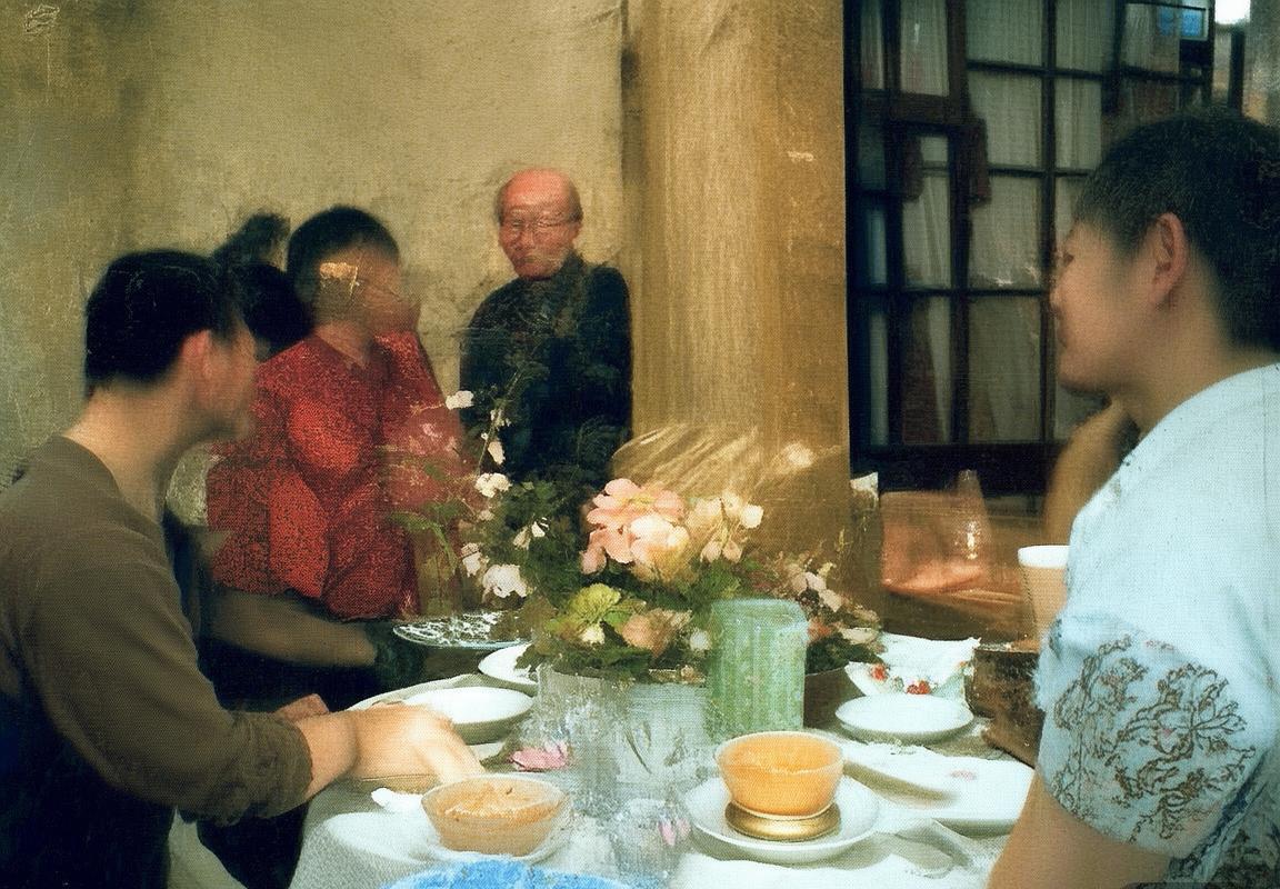 弗罗拉与希腊人：文化冲突与自然崇拜的交融