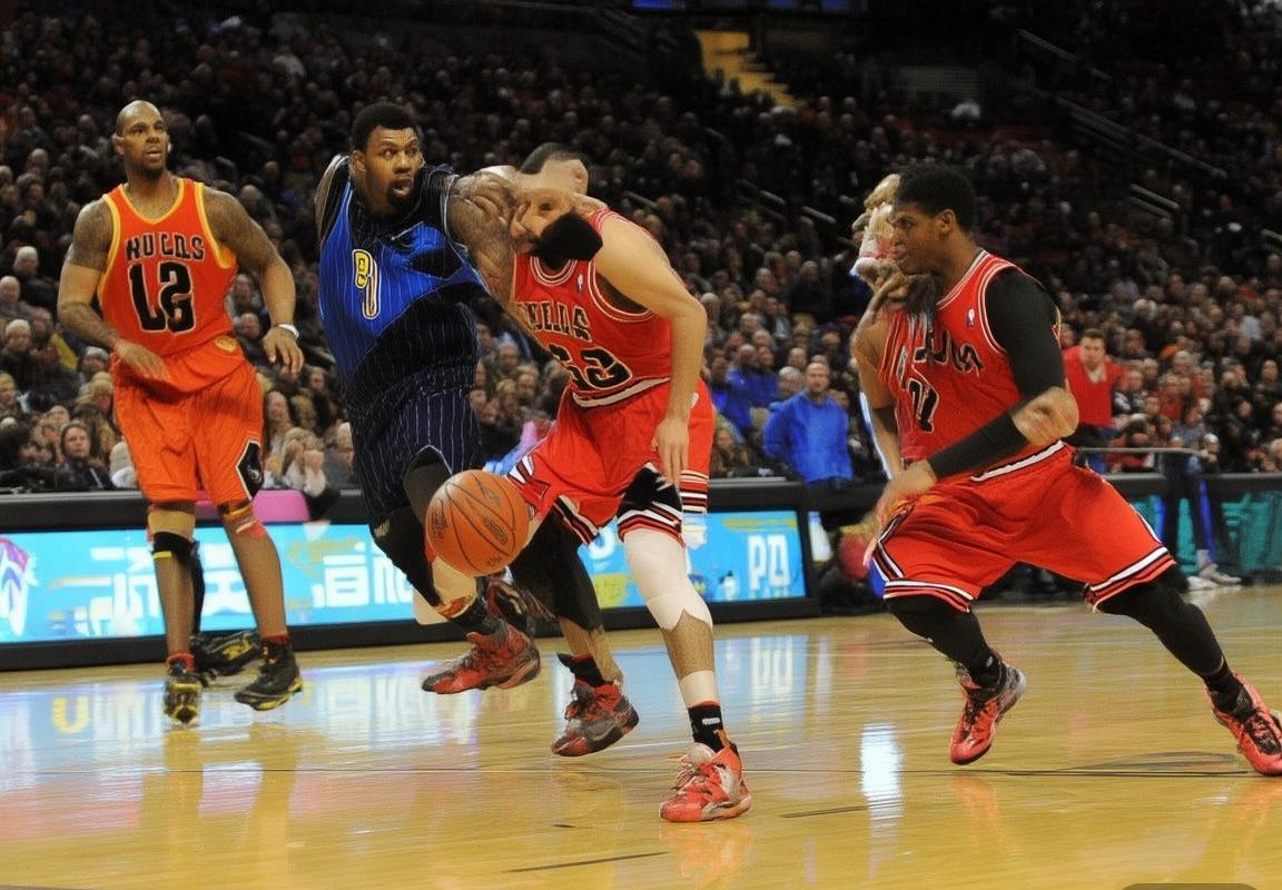 1996年NBA东决：公牛VS魔术巅峰对决回顾(图3)