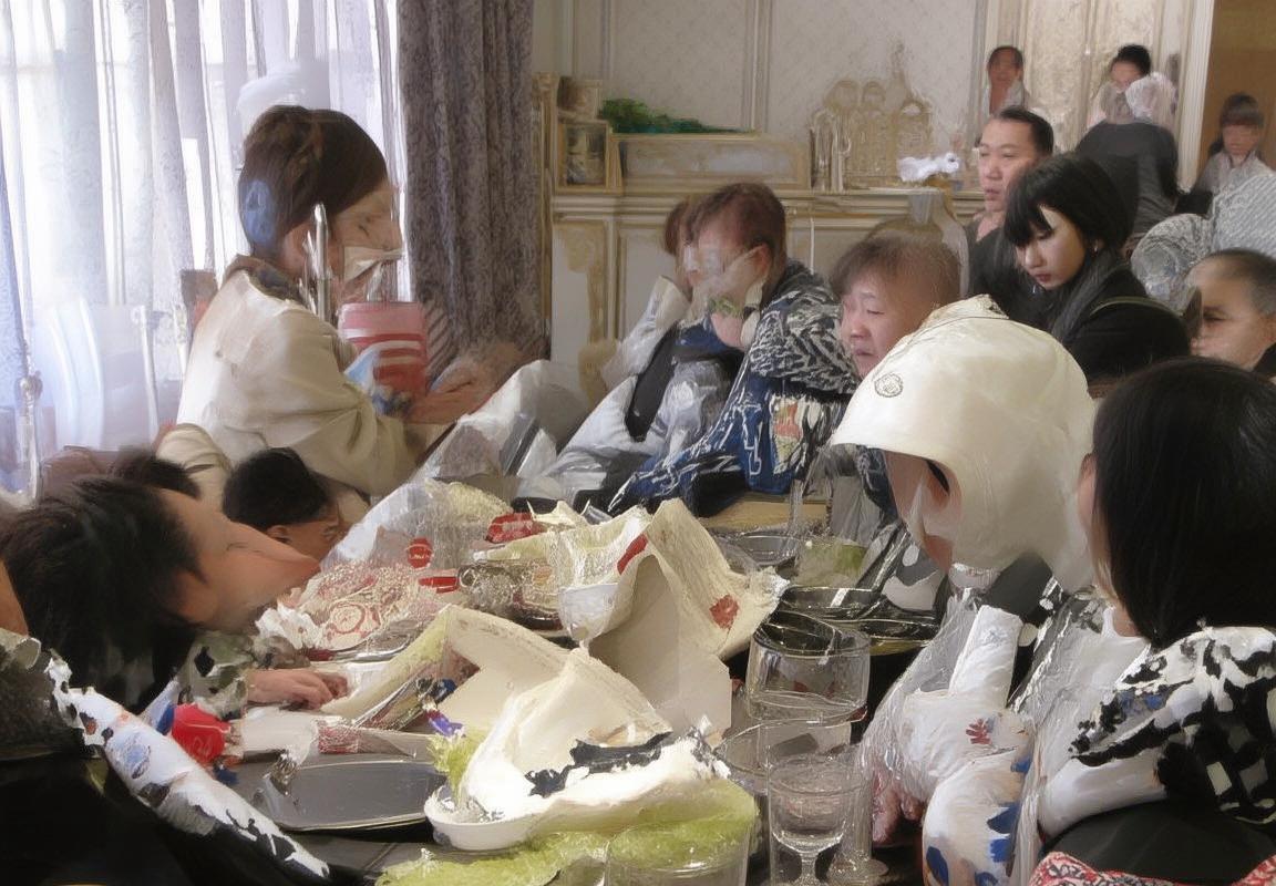 弗罗拉与希腊人：文化冲突与自然崇拜的交融(图2)